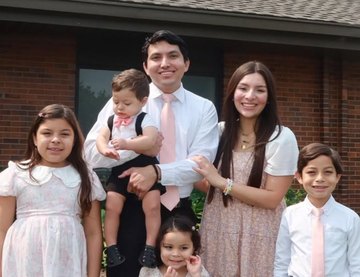 Alfredo, Bárbara y sus cuatro hijos